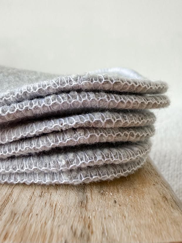 BAMBOO CHARCOAL MAKE-UP REMOVER WIPES